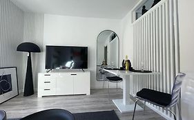 Urban Home By Unique Rooms